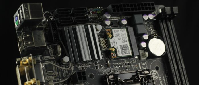 motherboard-885177